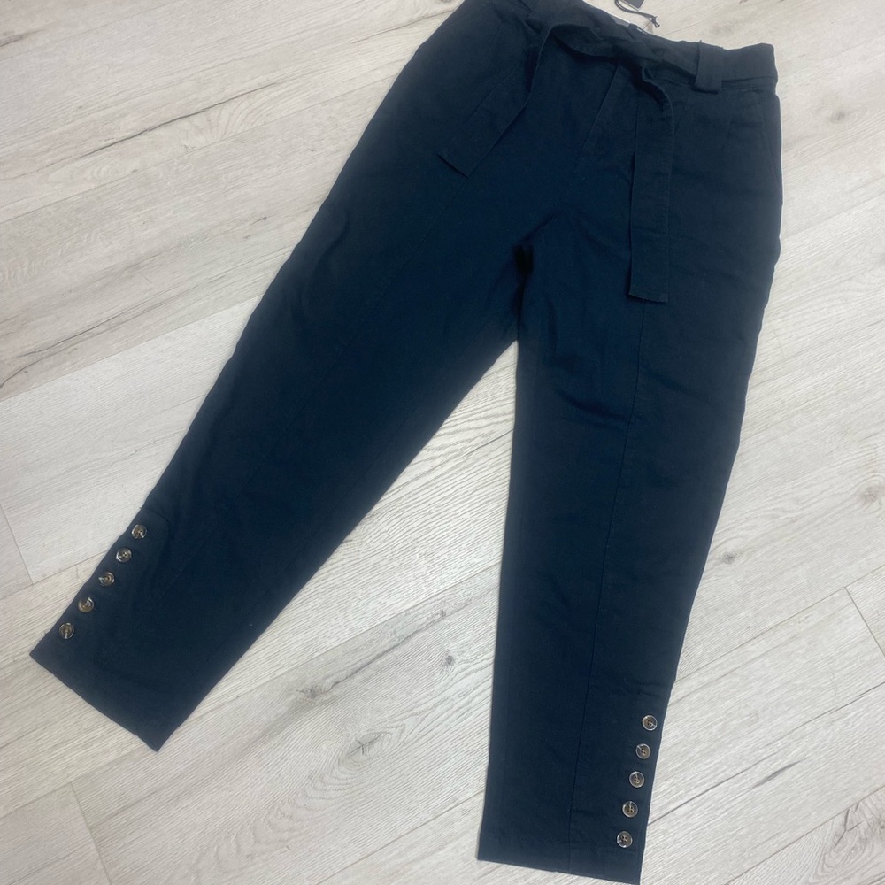 Who What Wear Black Cropped Pants with Button Accents